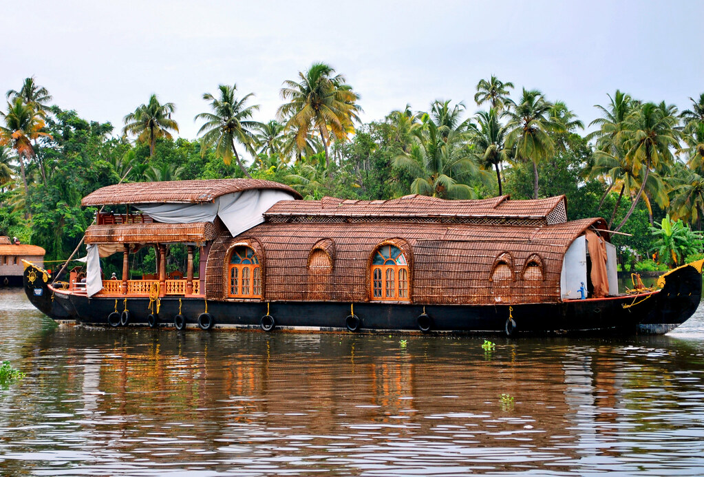 Kochi Backwaters Houseboat