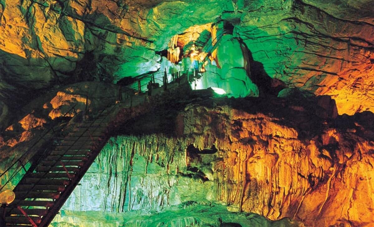 Araku and Borra Caves Visakhapatnam