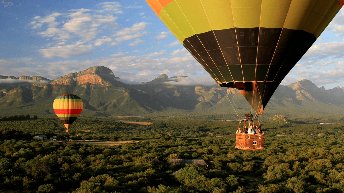 Hot Air Baloon in Group
