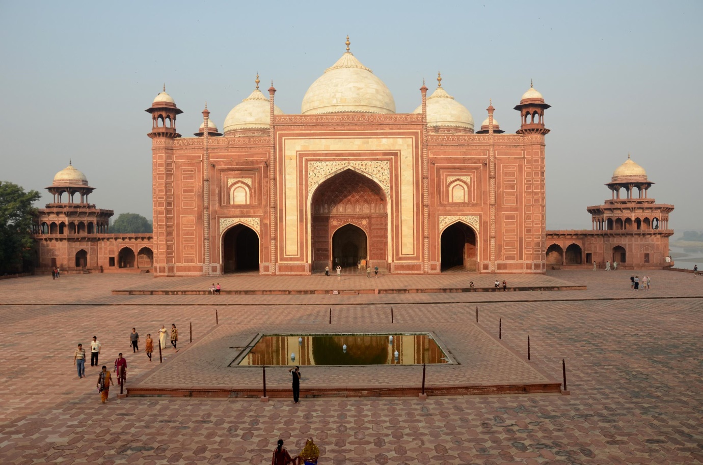 monuments in agra