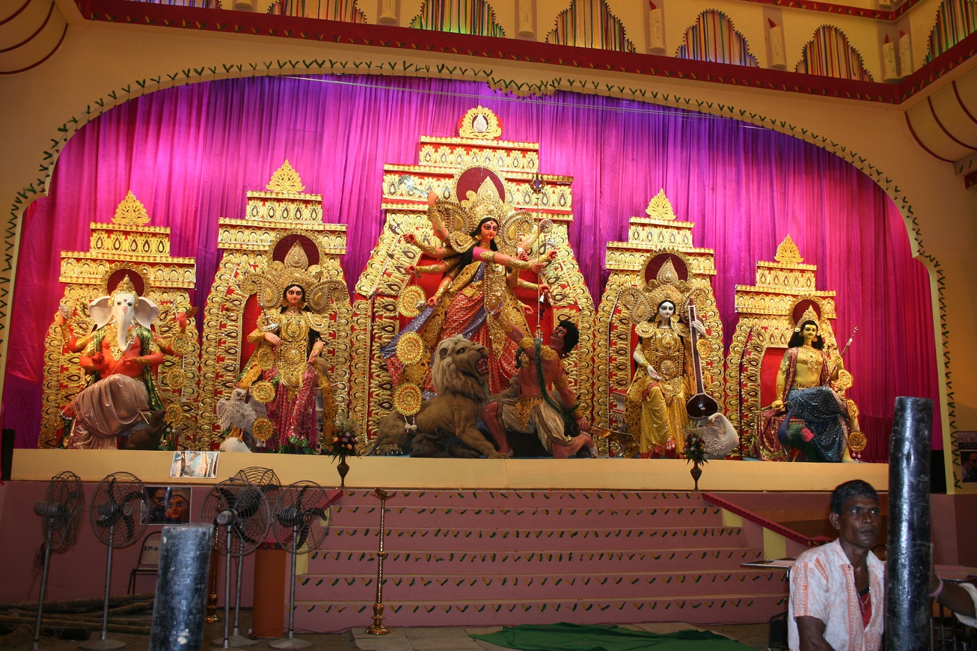 List of Famous Durga Puja Pandals in Kolkata with Address - 2020, 2021‌