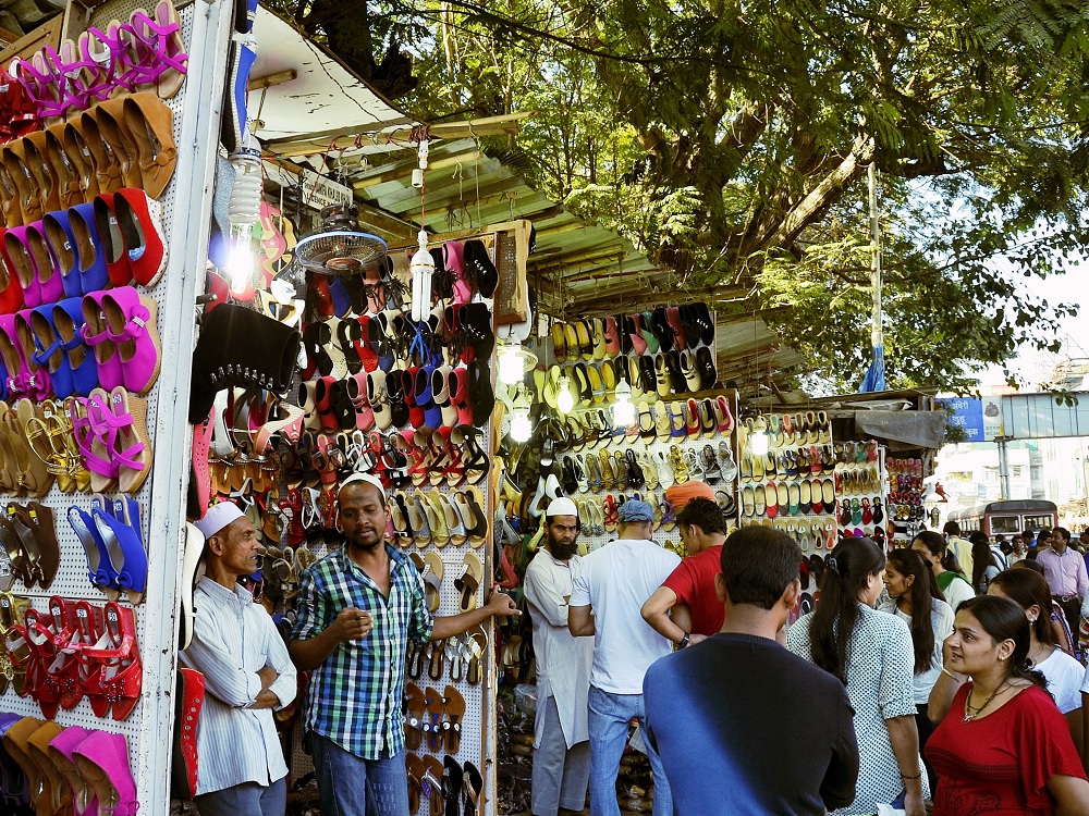 Bandra Linking Road Market The Famous Bargain Market In Mumbai