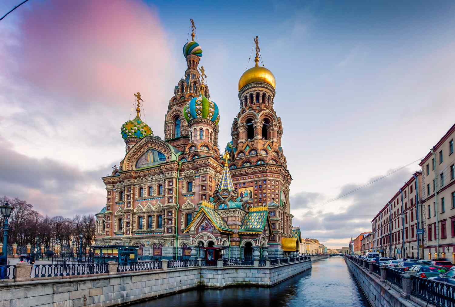 Popular Places to visit in Russia - Best Time to visit, Foods, How to Reach