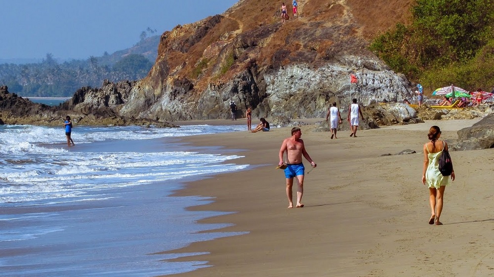 Vagator Beach Goa – Attractions, Adventure, Water Sports, Activities, Distance